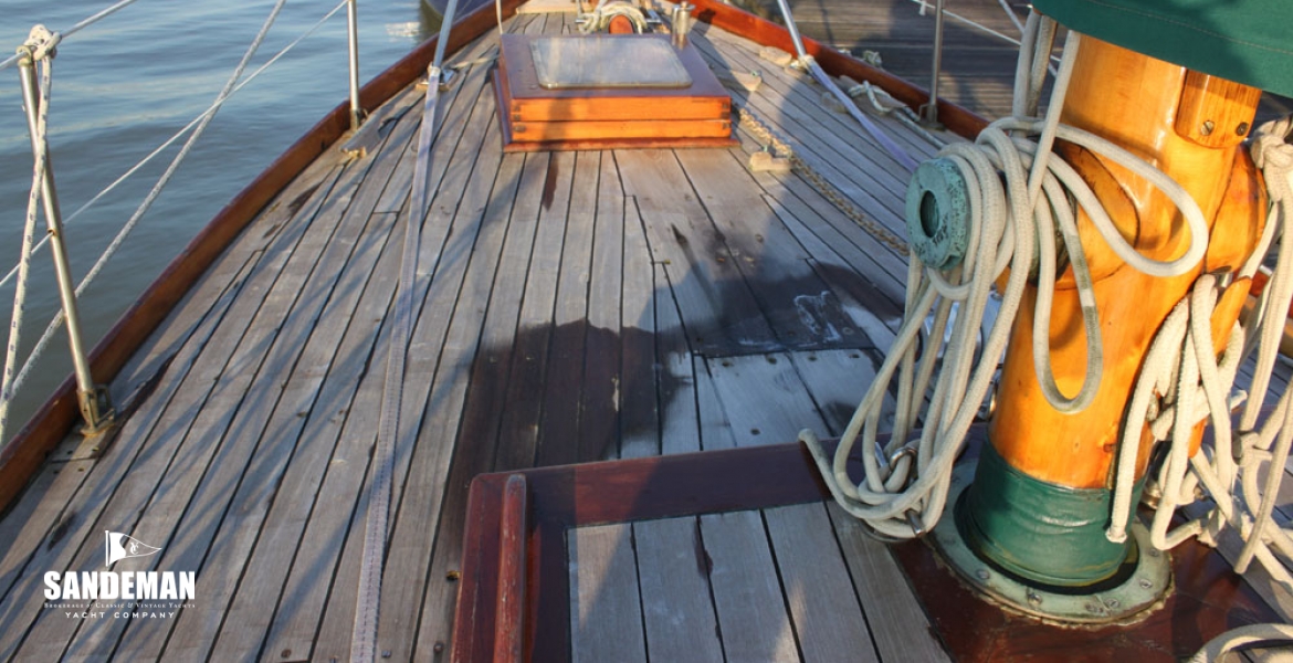 10Portsidedeck.jpg