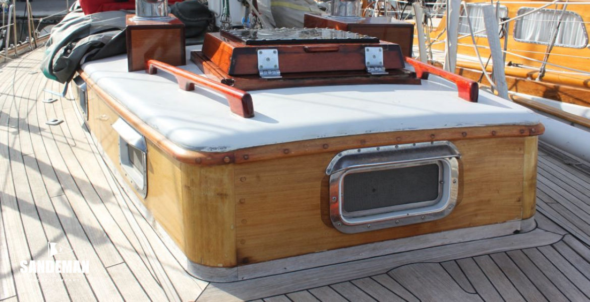 Trunk cabin view aft