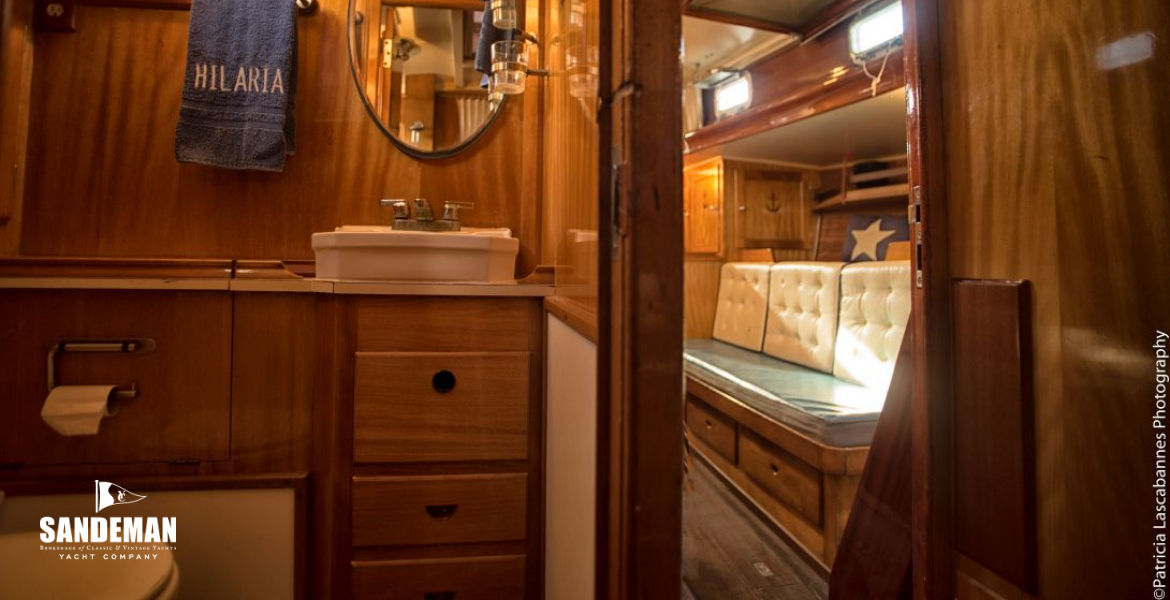 Owner cabin en-suite view fwd