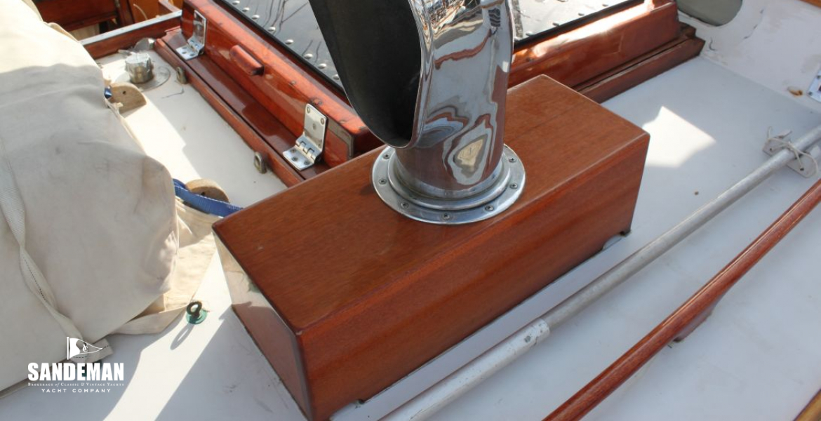 Trunk cabin aft