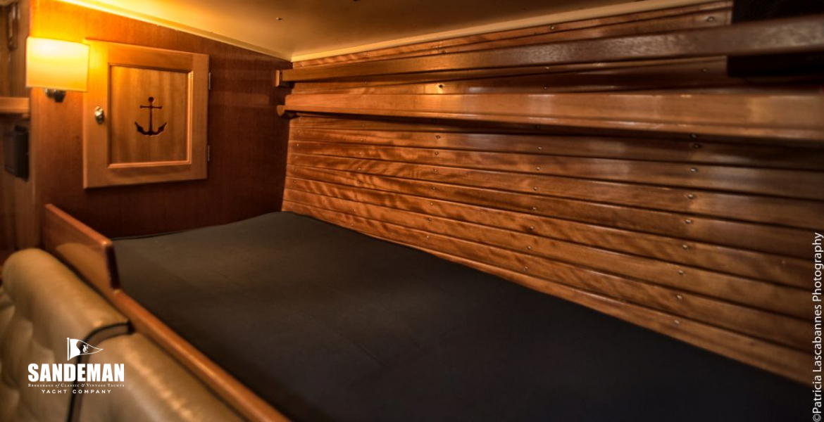 Saloon port pilot berth view aft