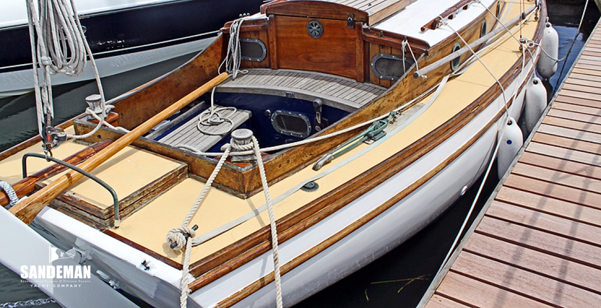 04Stbdqtrdeckcockpit.jpg