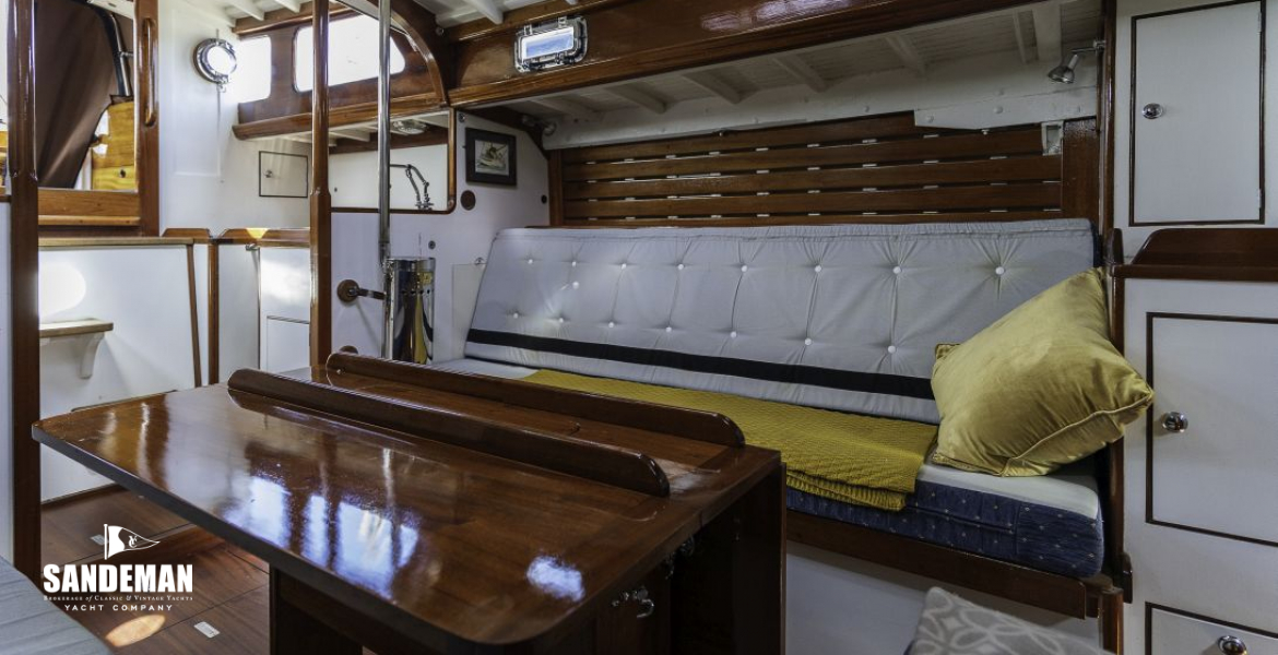 Saloon view aft to port