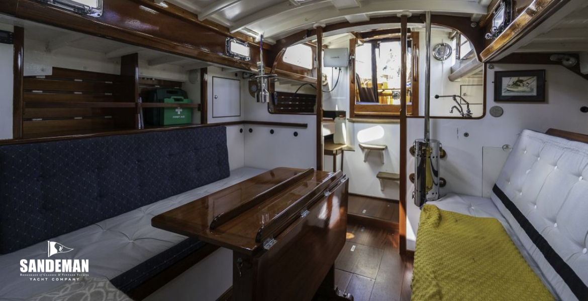 Saloon view aft
