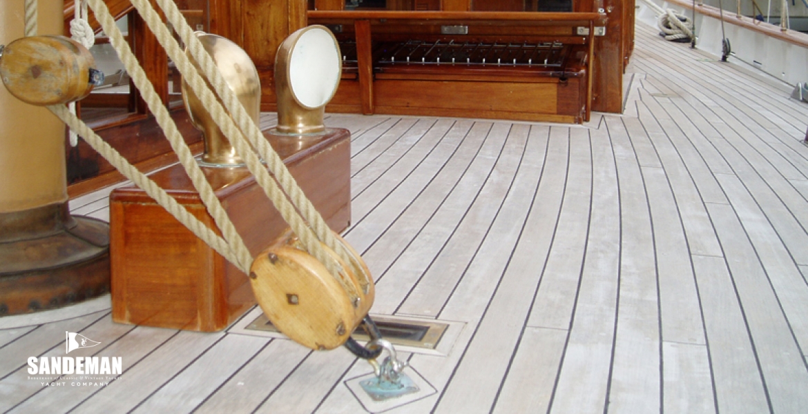 17Deckdetail.JPG