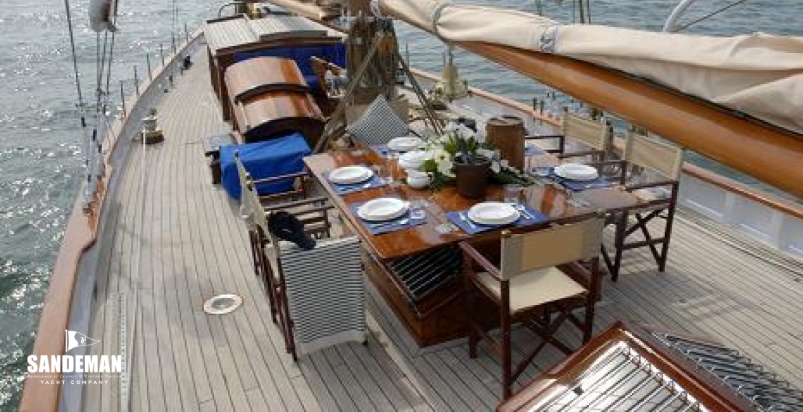 20Diningamidships.jpg