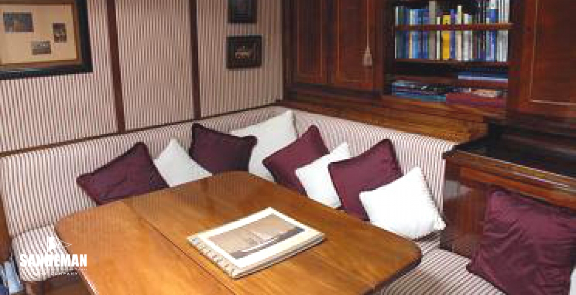 24saloonseating.jpg