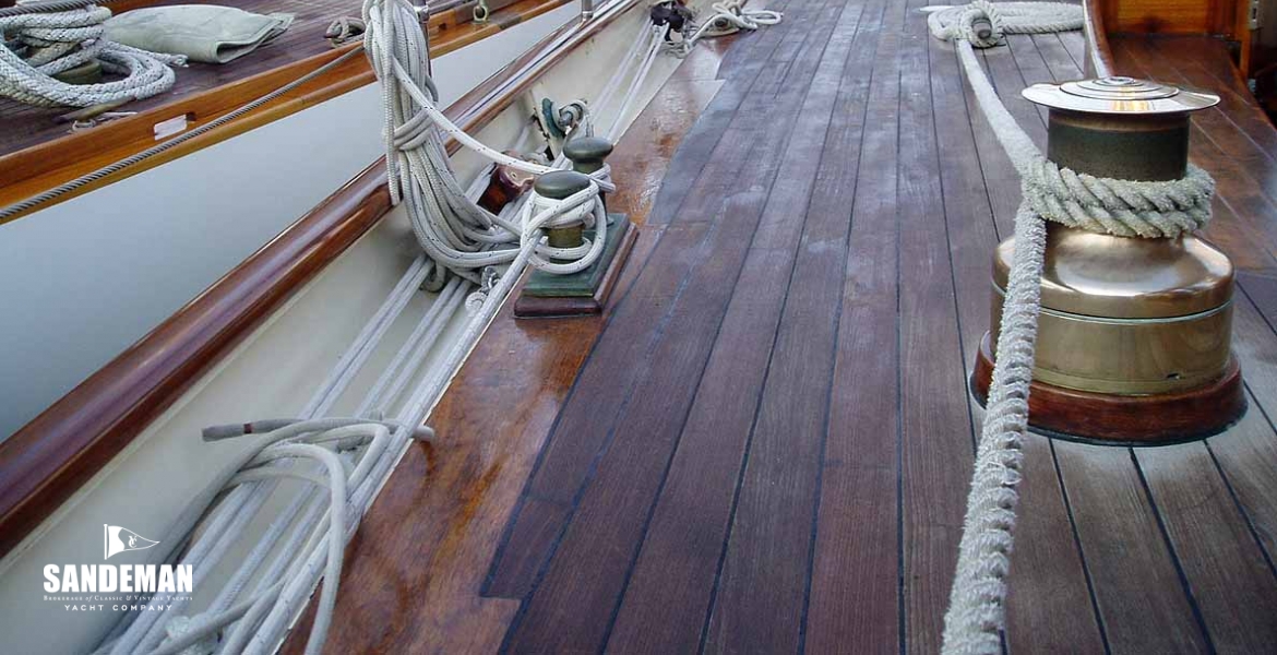 14Portsidedeckvfwd.jpg