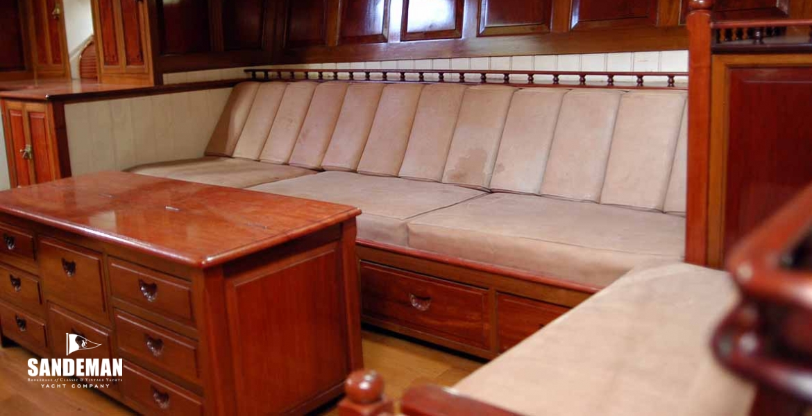 29Saloonseating.jpg