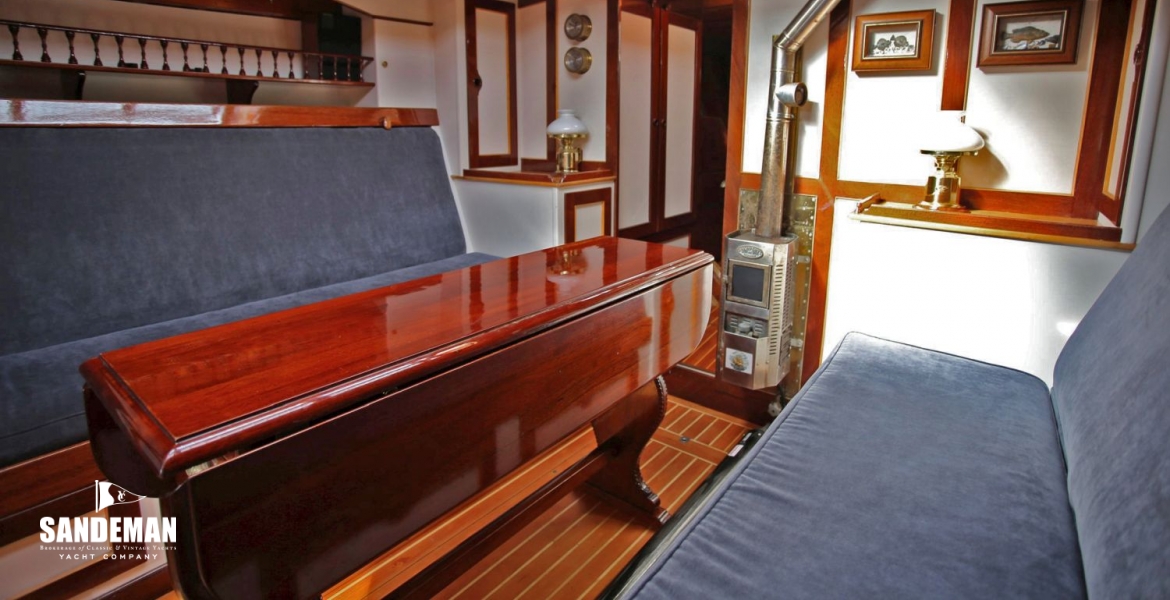 40 Saloon v to port