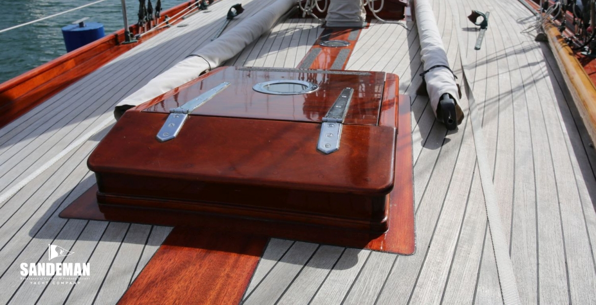 22 Foredeck v aft