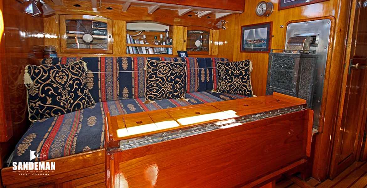 22Saloonportside.jpg