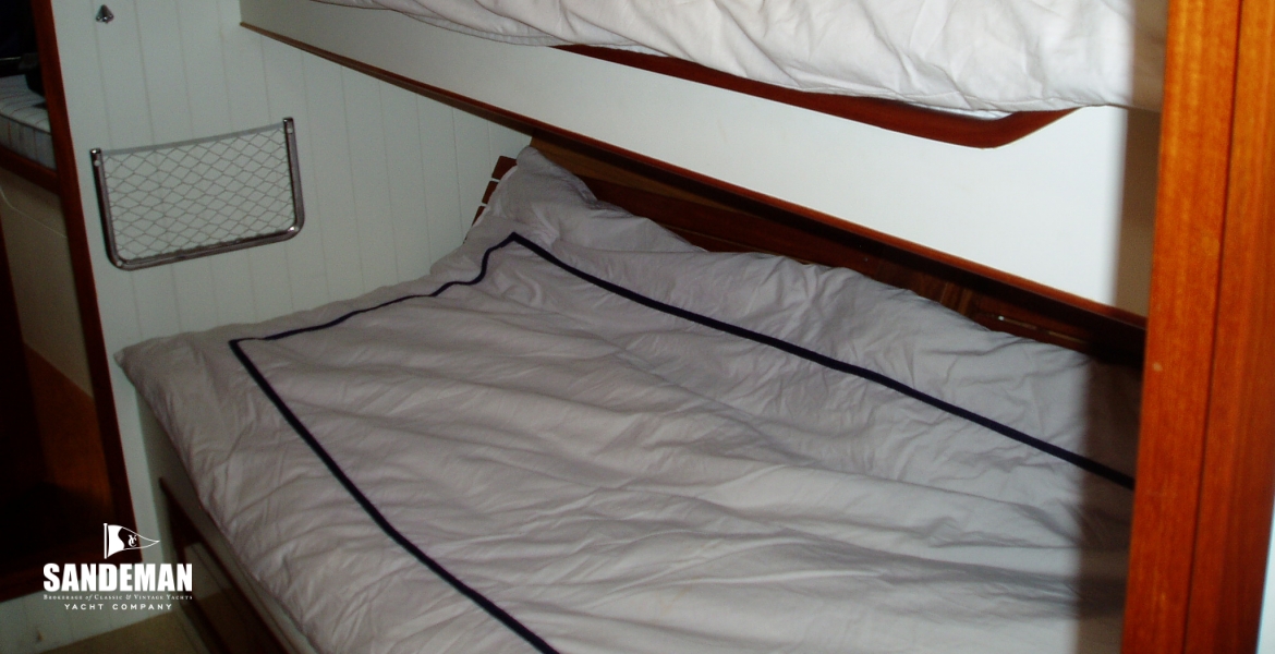 21Forard2berthcabin.JPG