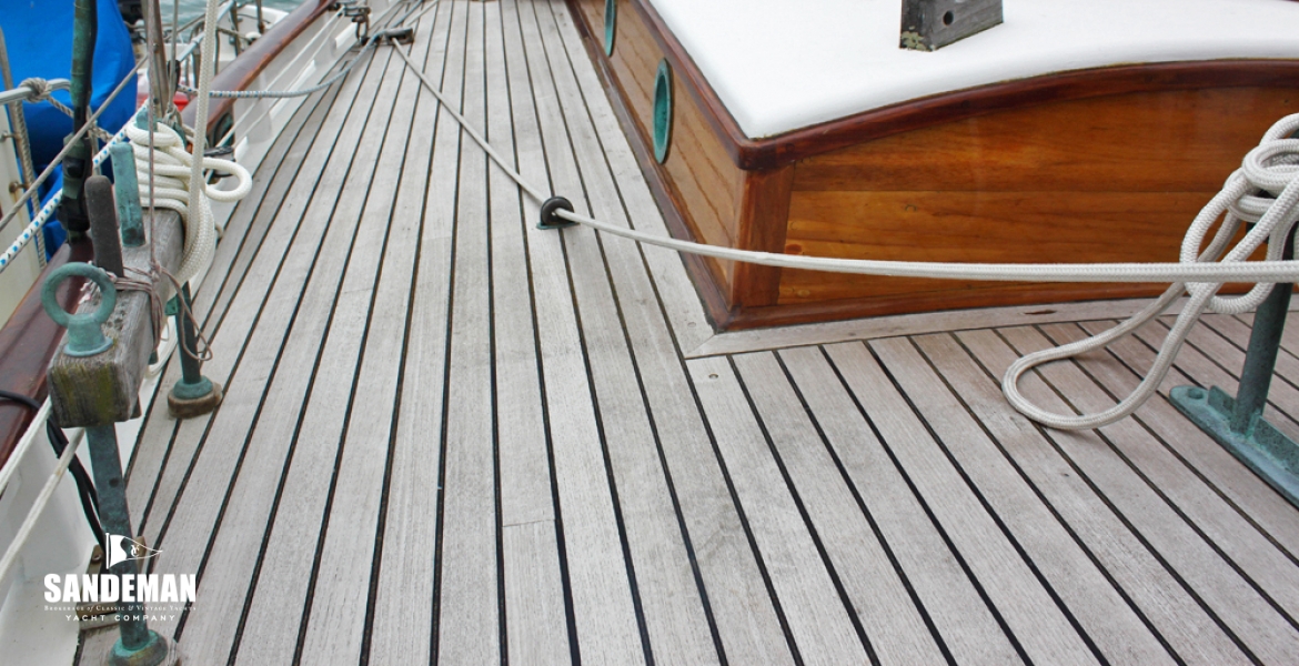 19Sidedeckvaft.jpg