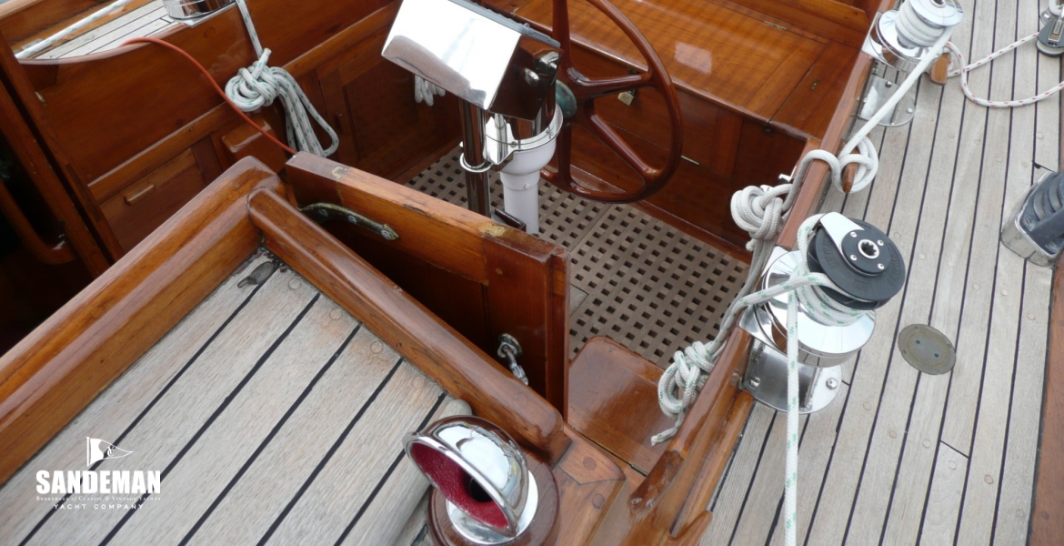 14Cockpit.JPG