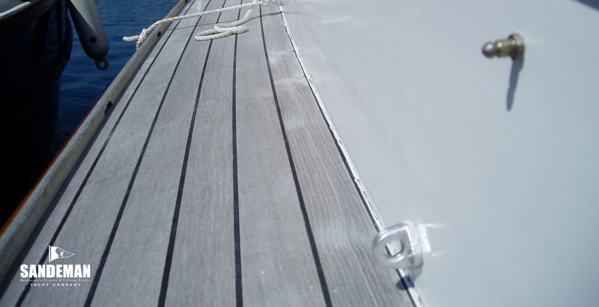 09Sidedeck.JPG