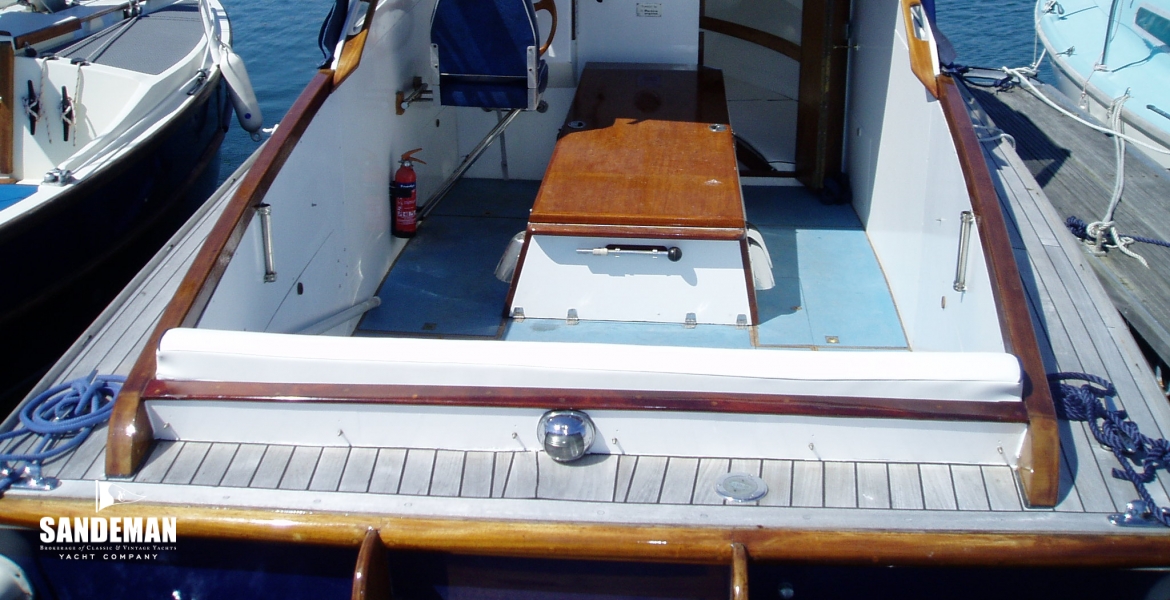 12Sternviewintocockpit.JPG