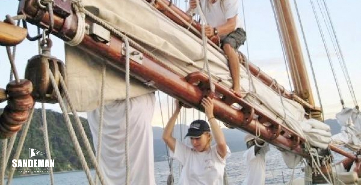 14Sailsfurled.jpg