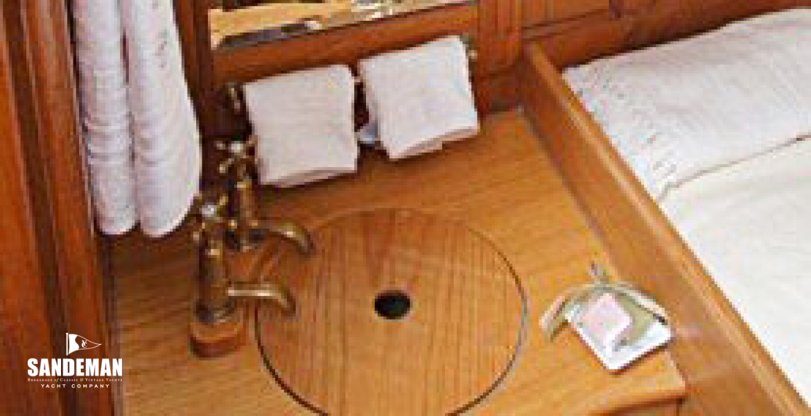 23Guestcabin.jpg