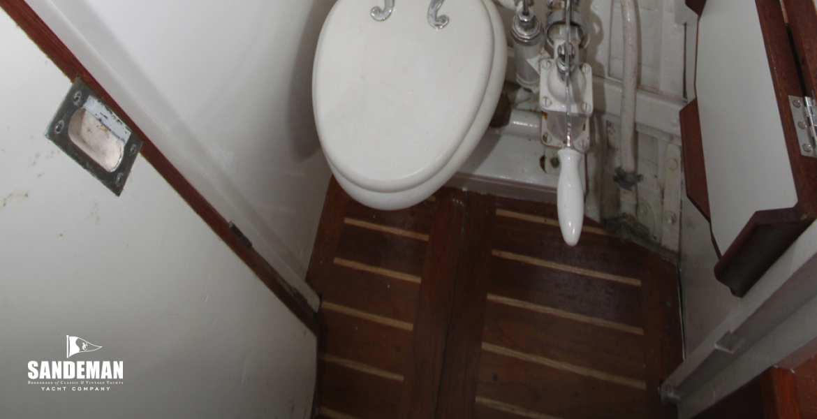 WC Compartment to port