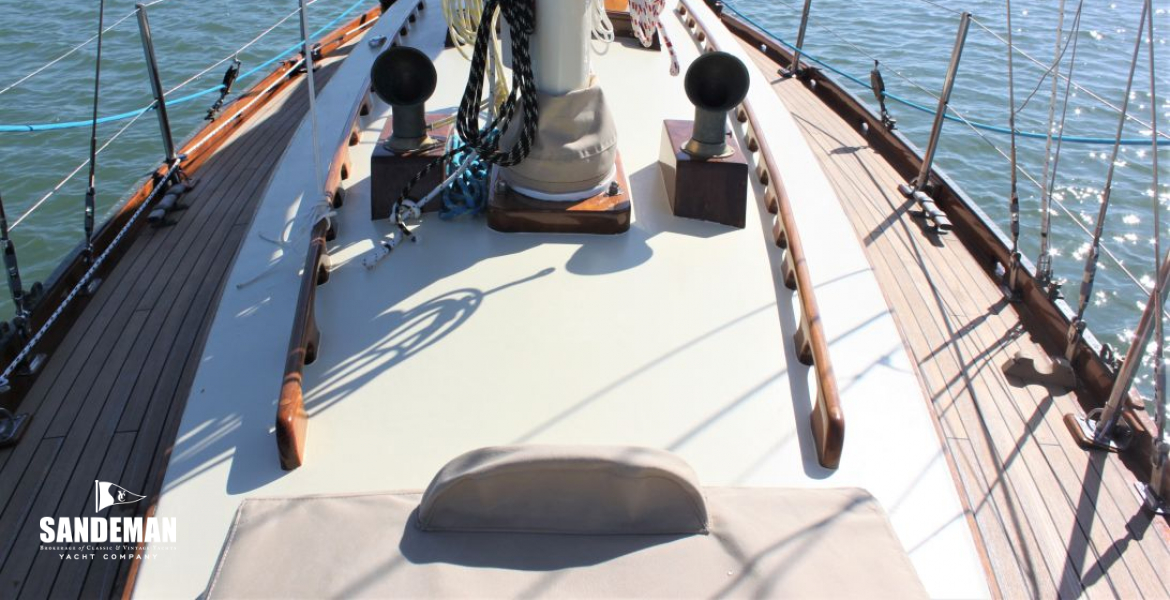View aft from forehatch