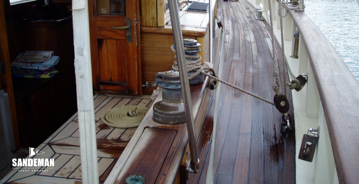14Sidedeckcockpitviewfwd.JPG