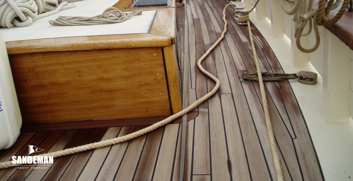 109Foredeckviewaft.JPG