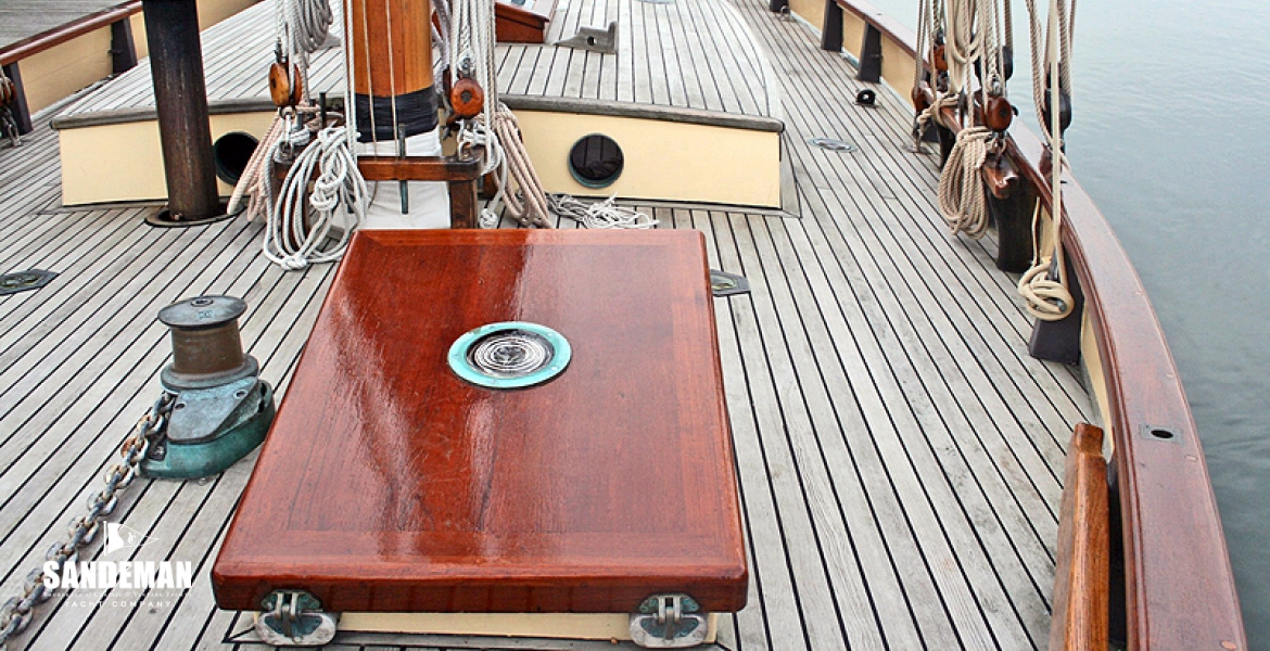 13Foredeckviewaft.jpg