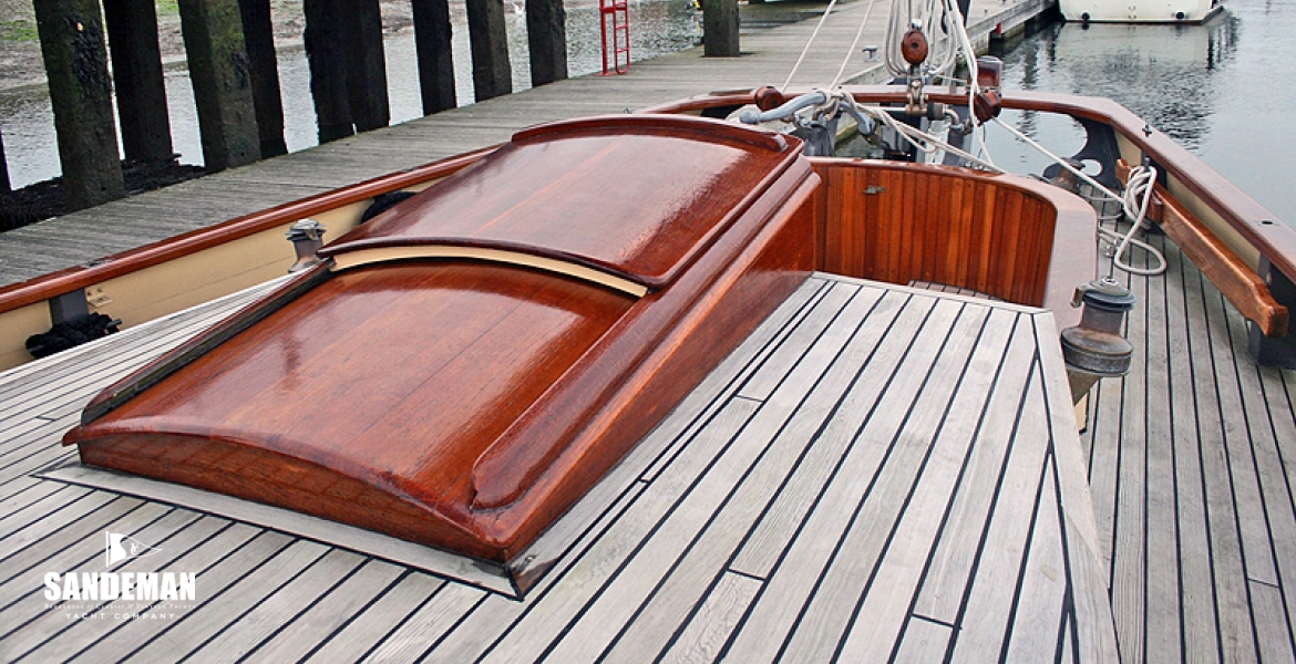 15ClassicPilotboathatch.jpg
