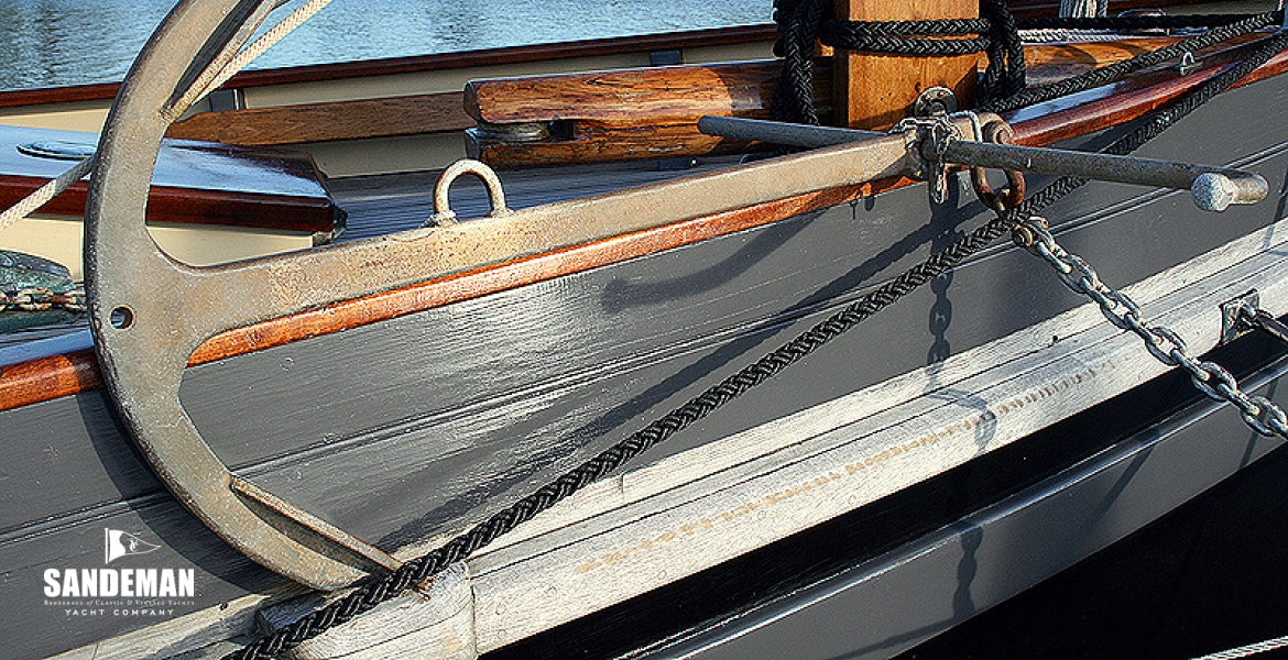 10Foredeckdetail.jpg