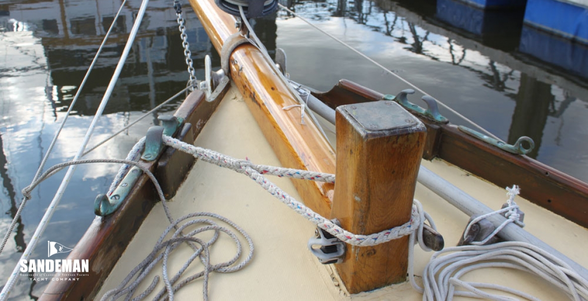 12Foredeck.jpg