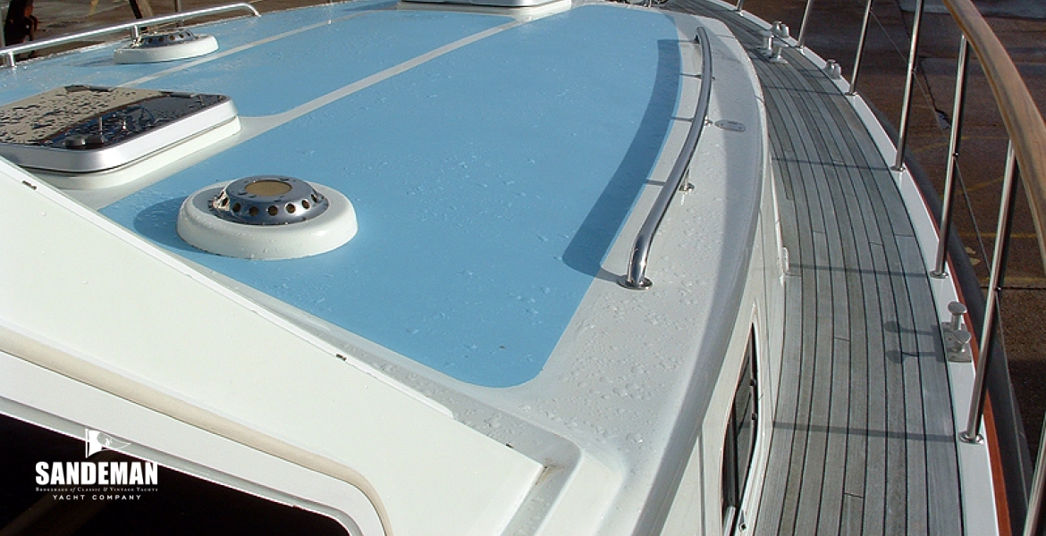 09SidedeckandCoachroof.jpg