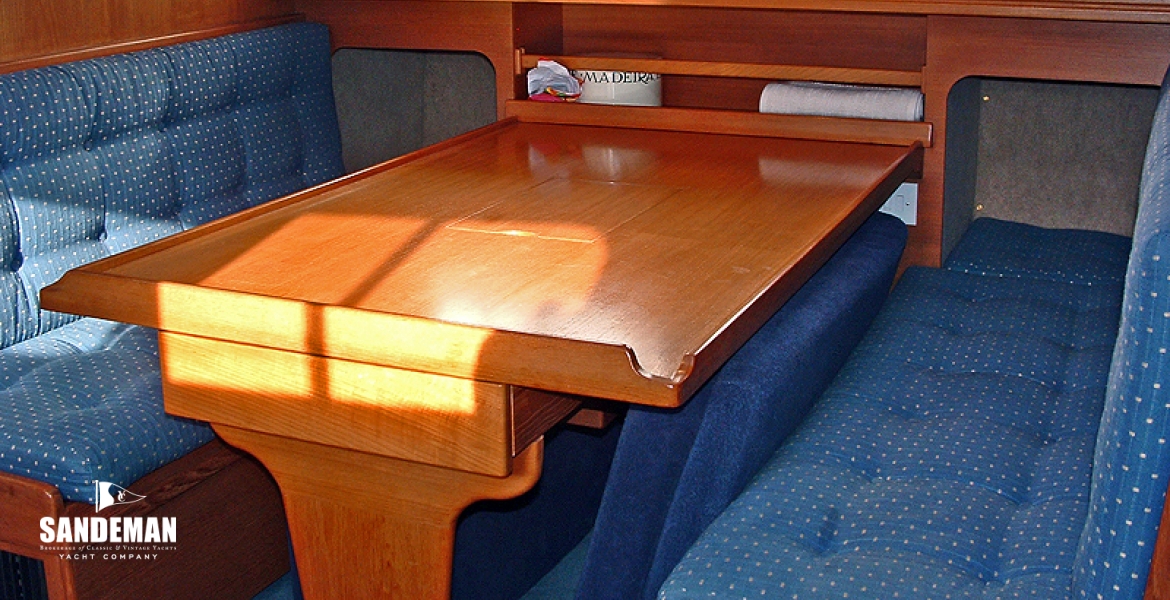 28Saloonseating.jpg