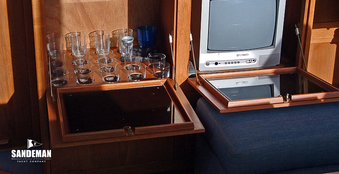 18DrinksandTV.jpg