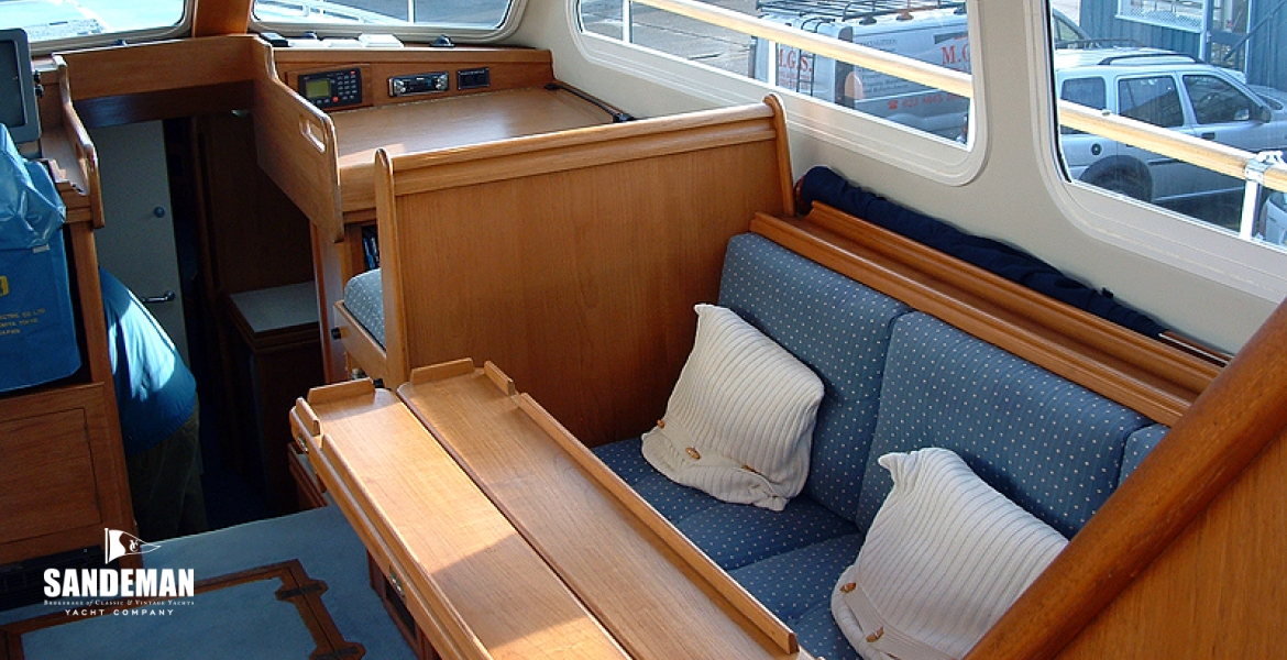 17Cockpitcabinseating.jpg