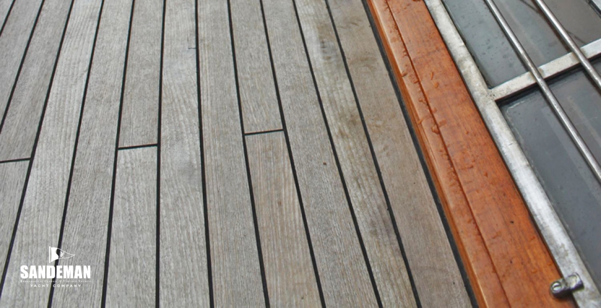 16 Port side deck