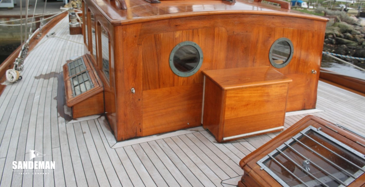 27 Deckhouse v aft