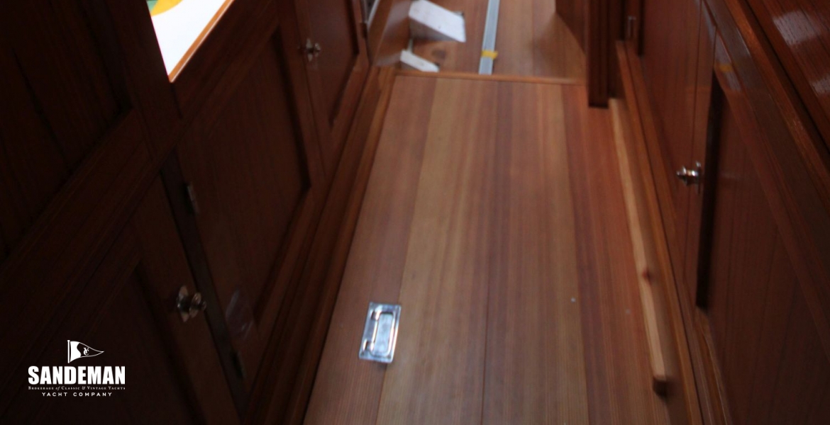 59 Galley v fwd