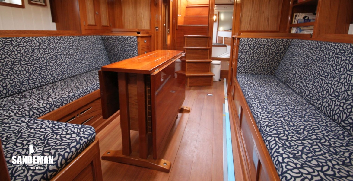 50 Saloon v aft