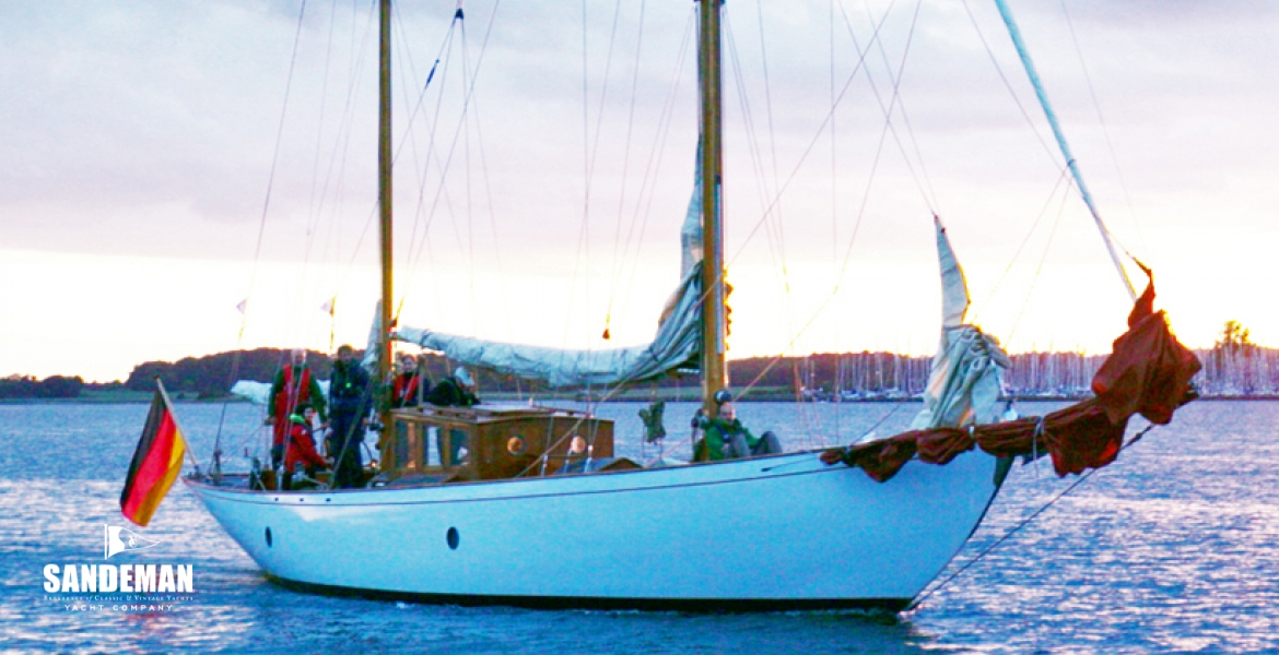10 Moored stbd bow