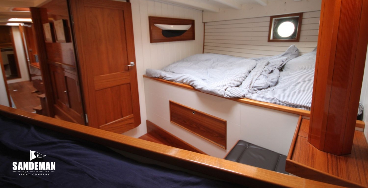 57 Aft cabin v fwd