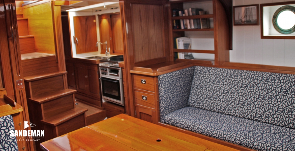 53 Saloon to galley aft