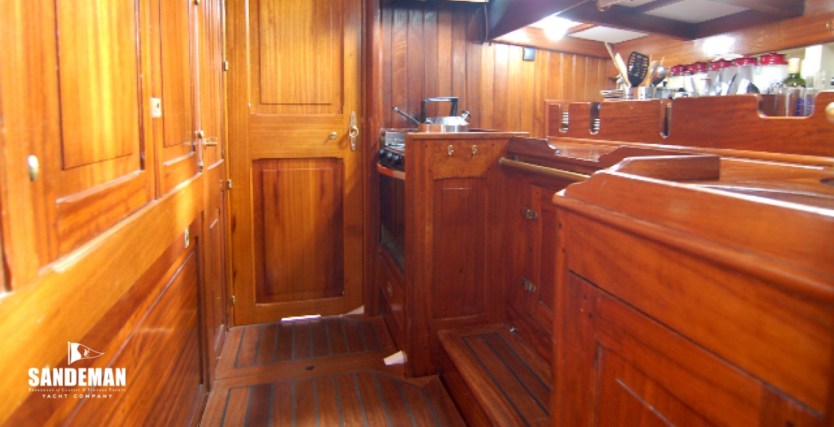 34 Galley view aft.jpg