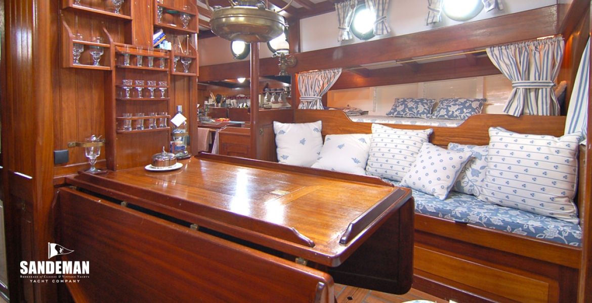 33 Saloon v aft to port.JPG