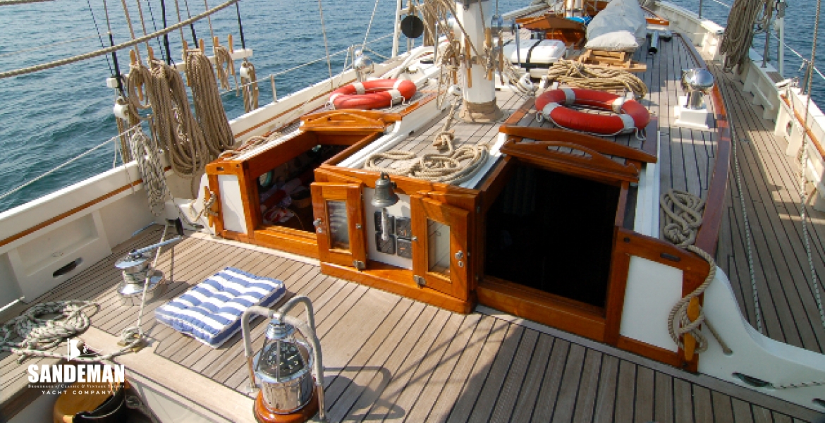 10 Access to main cabin.jpg