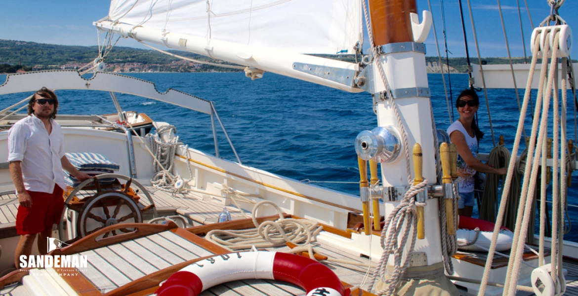 18 Main mast v aft.jpg