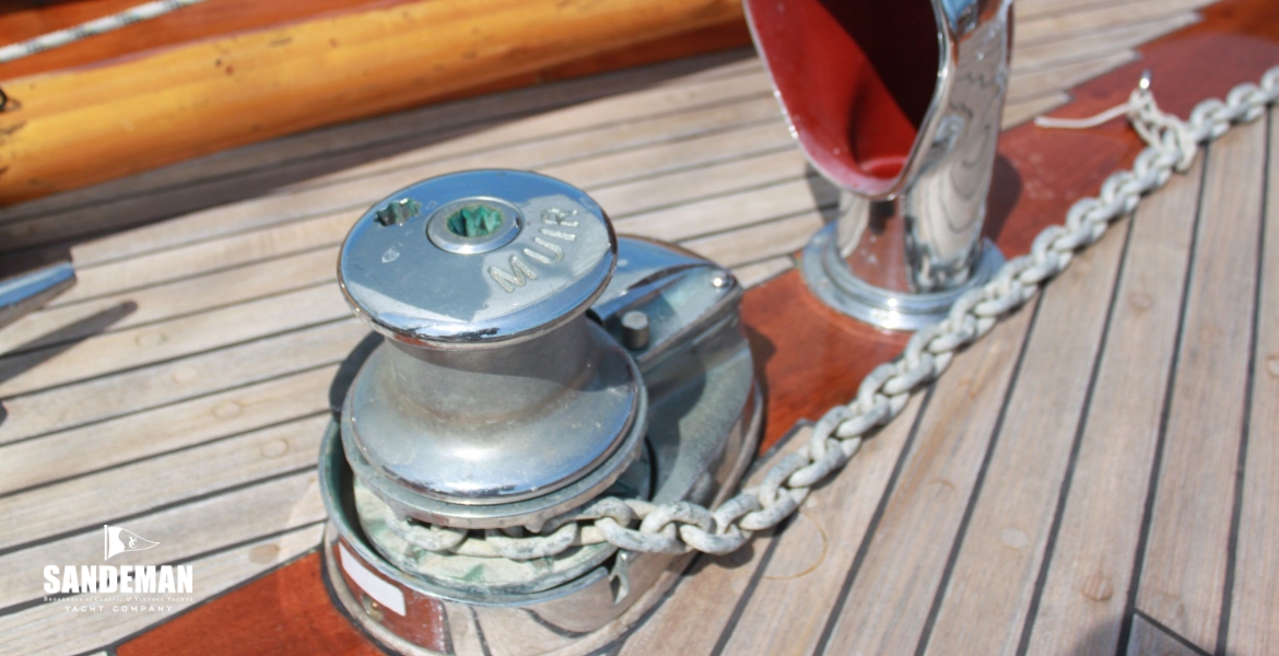 17Windlass.JPG