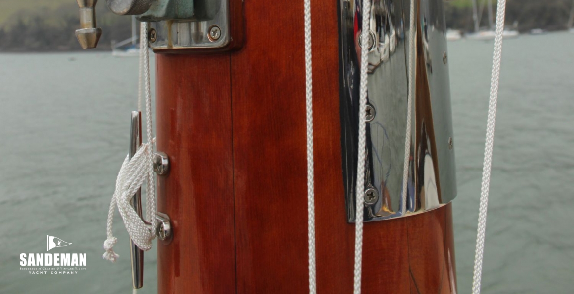 Mast boom fittings