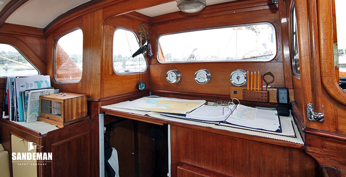 Nav and access aft