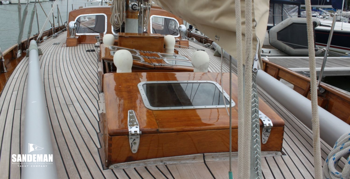 Forehatch aft